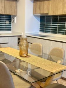 Amplio y equipado departamento