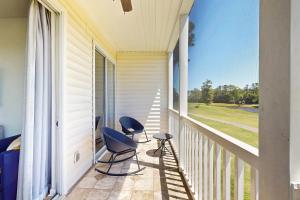 2BR Condo on Golf Course with Pool and Tennis Court