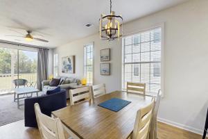 2BR Condo on Golf Course with Pool and Tennis Court