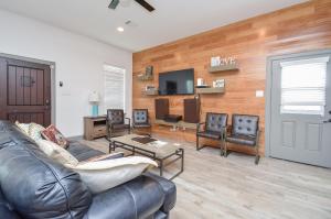 Welcome to Coastal Serenity – your perfect vacation retreat by the sea