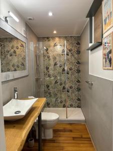 Maisons de vacances Comfortable house for 4 guests in Saint-Come-du-Mont : photos des chambres