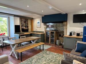 Maisons de vacances Comfortable house for 4 guests in Saint-Come-du-Mont : photos des chambres