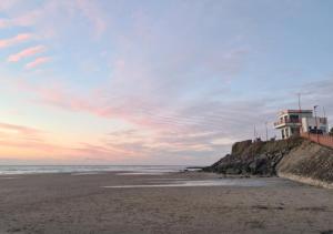 Campings Mobil-home Vue mer Piscine - Camping La Falaise Equihen-Plage - La Coquille d-Opale : photos des chambres