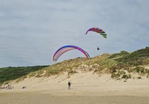 Campings Mobil-home Vue mer Piscine - Camping La Falaise Equihen-Plage - La Coquille d-Opale : photos des chambres