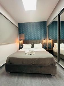 Ermou Downtown Suites by Athens Urban Retreat