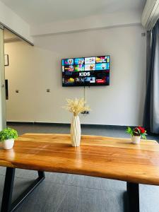 Ermou Downtown Suites by Athens Urban Retreat