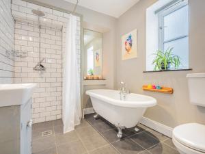 3 Bed in Backbarrow SZ549