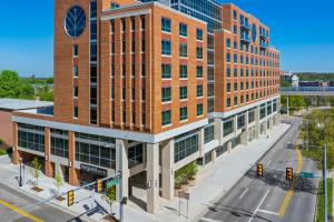 The Vanguard Ann Arbor, Autograph Collection