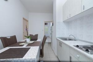 Apartment in Duce with sea view, terrace, air conditioning, WiFi 3423-1 