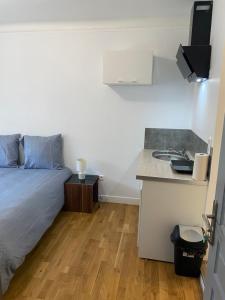 Appartements Studio F1 circuit 24H : Appartement 1 Chambre