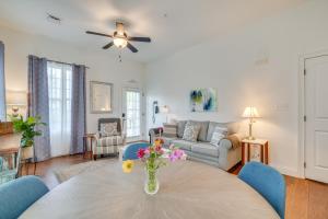 Walk to Historic Maryville True Southern Getaway!