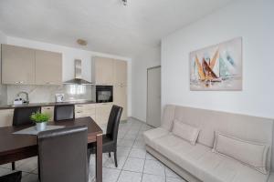 Apartment in Duce with sea view, terrace, air conditioning, WiFi 3423-3