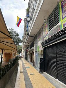 HOTEL ARMENIA CENTRO , TENEMOS AGUA CALIENTE y FACTURACION ELECTRONICA, Gracias