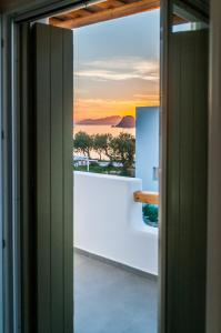 Vilos Suites Milos Greece