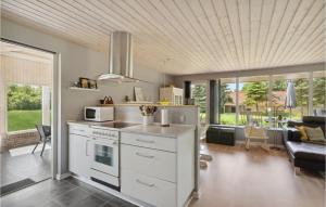 Cozy Home In Spøttrup With Wifi