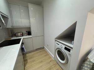 Brentwood Hotel & Apartments