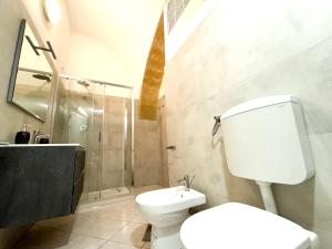 Kalma Brick Arch Apartment - Central & Authentic