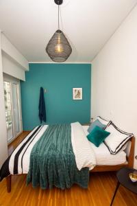 Avenue of Gods - Iraklis Retreat