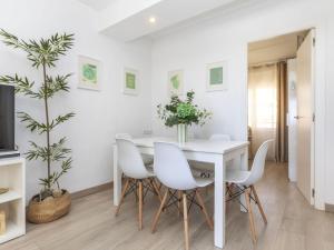 Apartment Oasis Cambrils by Interhome