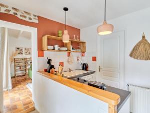 Maisons de vacances Holiday Home Cottage Carolles by Interhome : photos des chambres