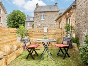 Maisons de vacances Holiday Home Cottage Carolles by Interhome : photos des chambres
