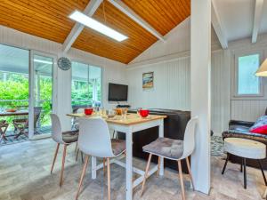 Maisons de vacances Holiday Home Domaine de Pitrot by Interhome : photos des chambres