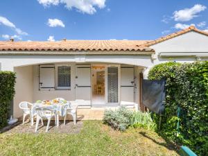 Apartment Maylis-2 by Interhome