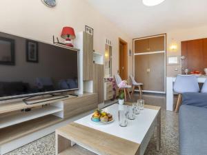 Apartment Montcada by Interhome