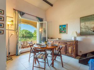 Apartment Les Mas de Pramousquier-14 by Interhome