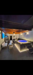Poblado Luxury Suites - Дома для отпуска, Медельин