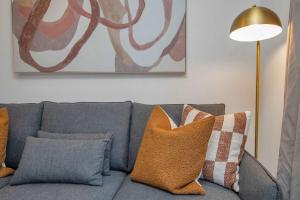 Spacious Ground Floor Retreat by Burleigh Beach