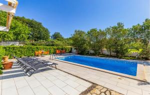 1 Bedroom Gorgeous Apartment In Medulin 