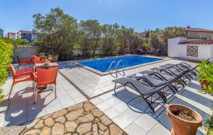 4 Bedroom Gorgeous Apartment In Medulin 