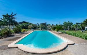 Maisons de vacances Gorgeous Home In Moules With Wifi : photos des chambres