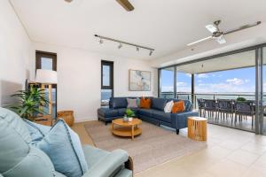 Majestic Waterfront Lagoon with Harbour Views & Cafes