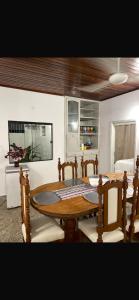 Amplia casa, patio y quincho a minutos de la capital