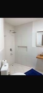 Amplia casa, patio y quincho a minutos de la capital