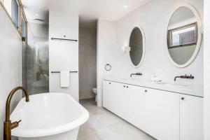 Driftwood Three - Villa With Pool Clarks Beach