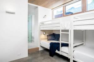 Driftwood Three - Villa With Pool Clarks Beach