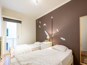 Seaside Apartment in Zeedijk near the Beach