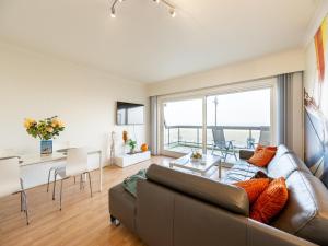 Seaside Apartment in Zeedijk near the Beach