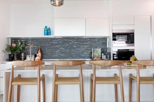 Ultimate Penthouse Majestic Harbour Views & Pool