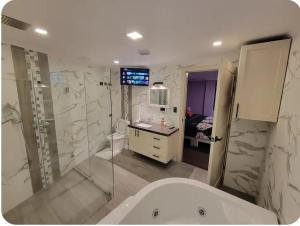 Departamento con Jacuzzi y Patio