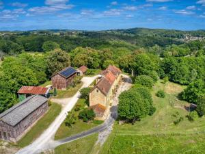 Maisons de vacances Maison au calme avec jardin, proche de Sarlat - Ideale pour familles et activites en plein air. - FR-1-616-295 : photos des chambres