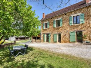 Maisons de vacances Maison au calme avec jardin, proche de Sarlat - Ideale pour familles et activites en plein air. - FR-1-616-295 : photos des chambres