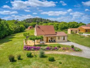 Maisons de vacances Maison independante avec grand jardin, proche Sarlat, equipee et confortable - FR-1-616-360 : photos des chambres