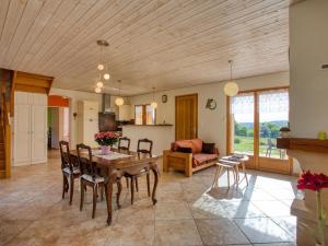 Maisons de vacances Maison independante avec grand jardin, proche Sarlat, equipee et confortable - FR-1-616-360 : photos des chambres