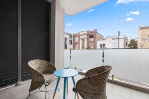 Bright Studio with Balcony near Coogee Beach