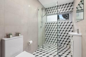Bright Studio with Balcony near Coogee Beach