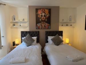 Cardiff Central Spacious 4 Bedroom - 2 Bathrooms - Free Parking